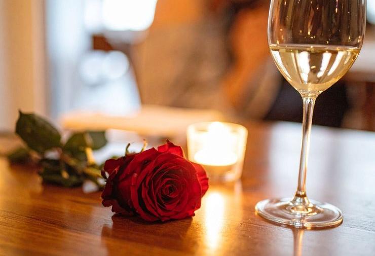 CENA ROMANCE TU & YO
