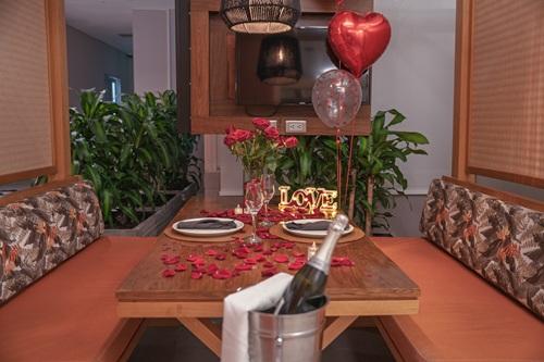 CENA ROMANCE TU & YO